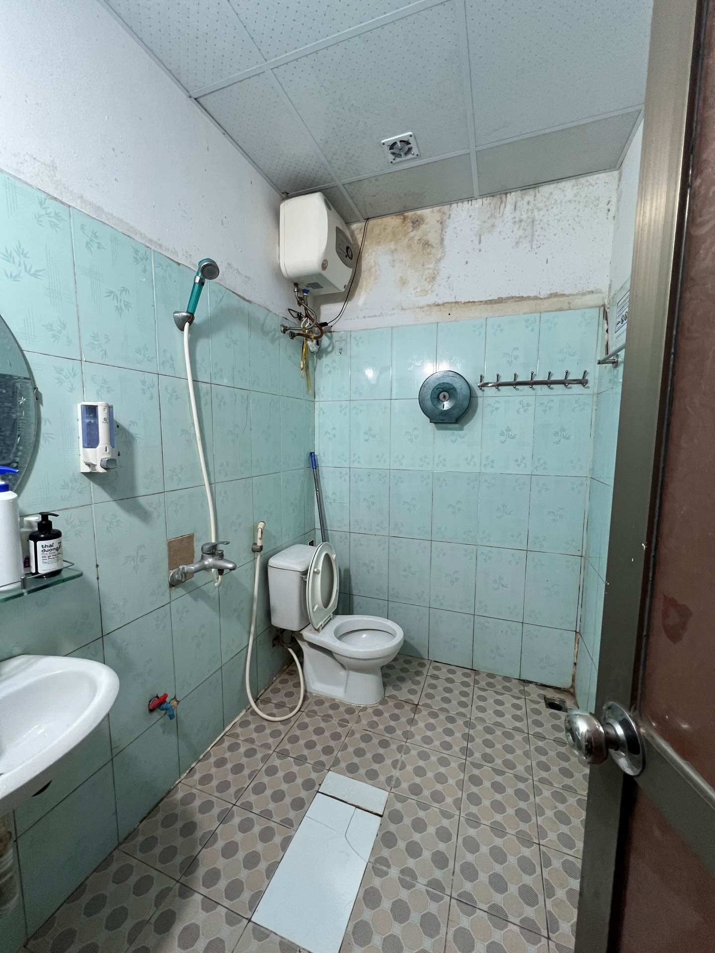 Bán nhà Hoàng Cầu - diện tích 65m2 5 tầng - Lô góc 2 mặt thoáng - giá 31,9 tỷ