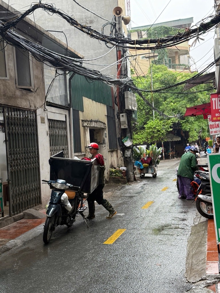 Bán nhà Đê La Thành Nhỏ - diện tích 165m2 11 tầng - MẶT PHỐ - KINH DOANH - TOÀ VĂN PHÒNG - giá 90 tỷ