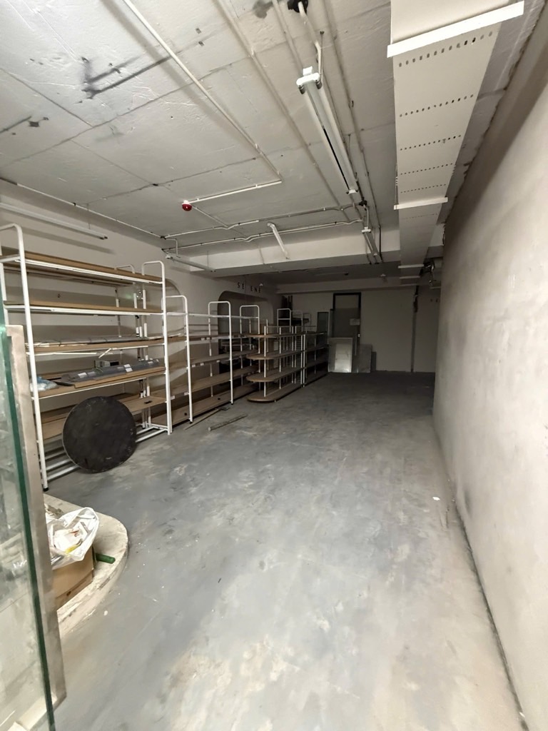 Bán nhà Đê La Thành Nhỏ - diện tích 165m2 11 tầng - MẶT PHỐ - KINH DOANH - TOÀ VĂN PHÒNG - giá 90 tỷ