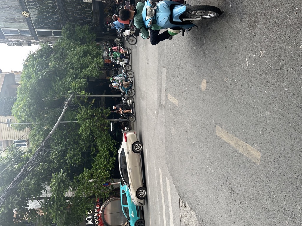 Bán nhà Đê La Thành Nhỏ - diện tích 165m2 11 tầng - MẶT PHỐ - KINH DOANH - TOÀ VĂN PHÒNG - giá 90 tỷ