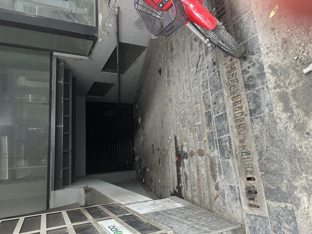 Bán nhà Đê La Thành Nhỏ - diện tích 165m2 11 tầng - MẶT PHỐ - KINH DOANH - TOÀ VĂN PHÒNG - giá 90 tỷ