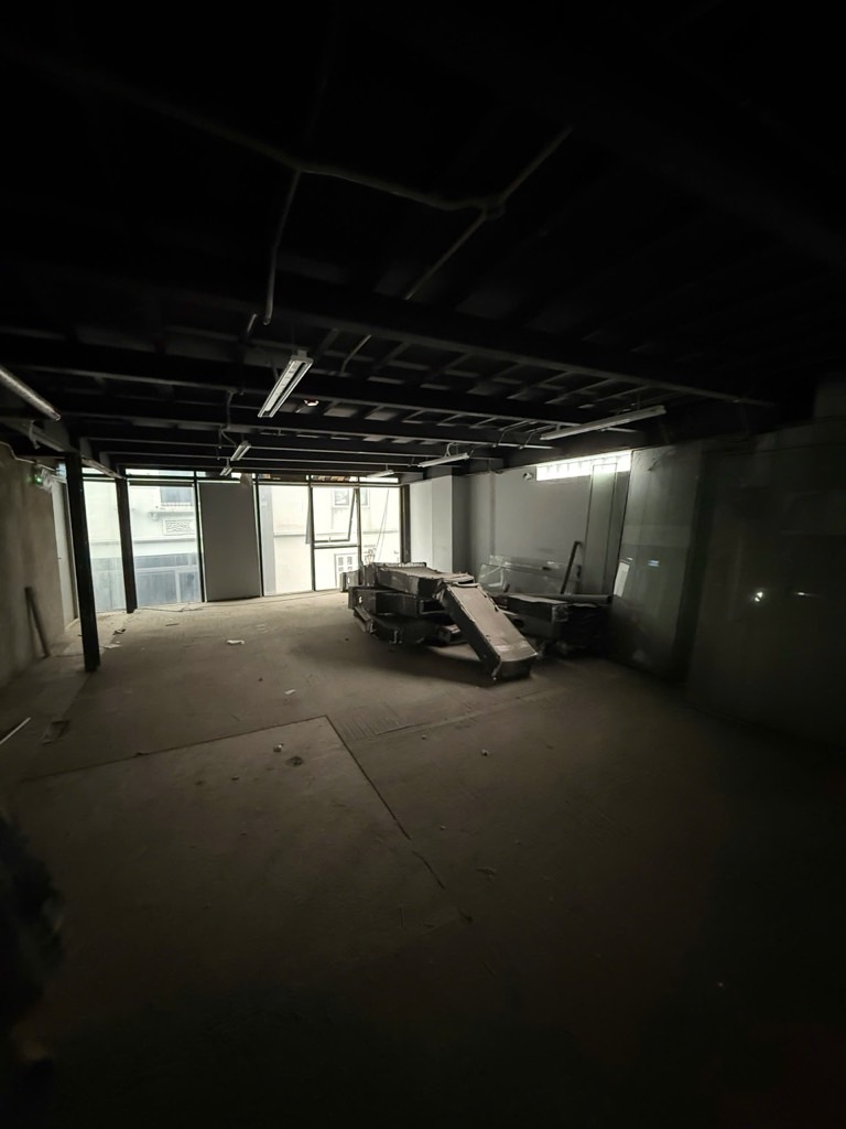 Bán nhà Đê La Thành Nhỏ - diện tích 165m2 11 tầng - MẶT PHỐ - KINH DOANH - TOÀ VĂN PHÒNG - giá 90 tỷ