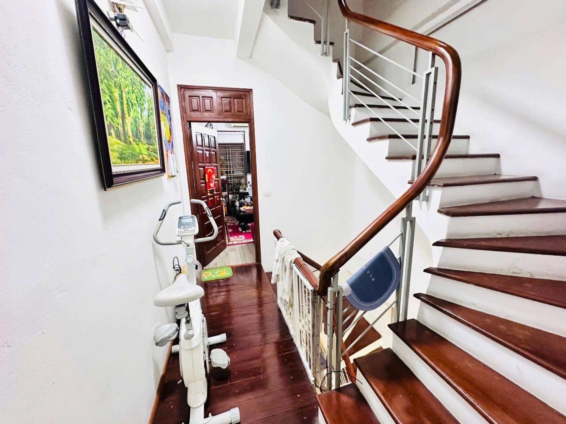 Bán nhà Đại Từ - diện tích 46m2 5 tầng - Gara ô tô, gần hồ Linh Đàm - giá 15,6 tỷ