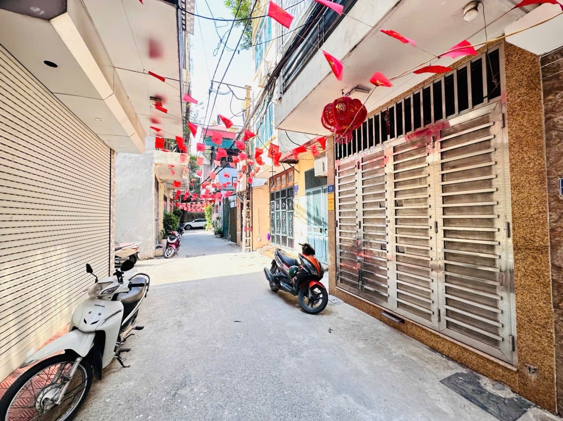 Bán nhà Đại Từ - diện tích 46m2 5 tầng - Gara ô tô, gần hồ Linh Đàm - giá 15,6 tỷ
