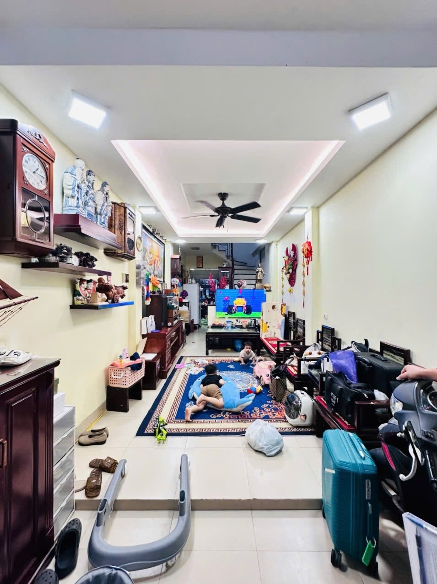 Bán nhà Đại Từ - diện tích 46m2 5 tầng - Gara ô tô, gần hồ Linh Đàm - giá 15,6 tỷ