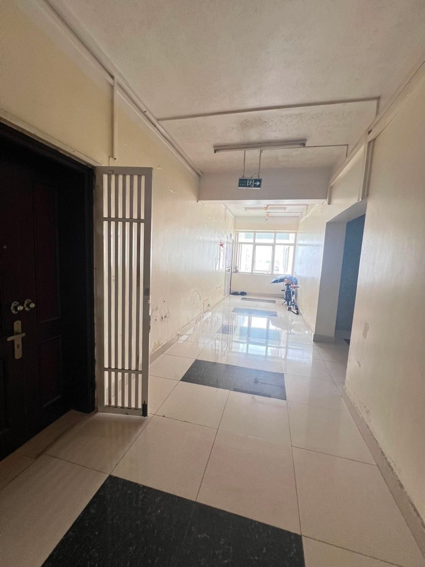 Bán nhà Khuất Duy Tiến - diện tích 90m2 1 tầng - Căn hộ chung cư VIP - giá 8,1 tỷ
