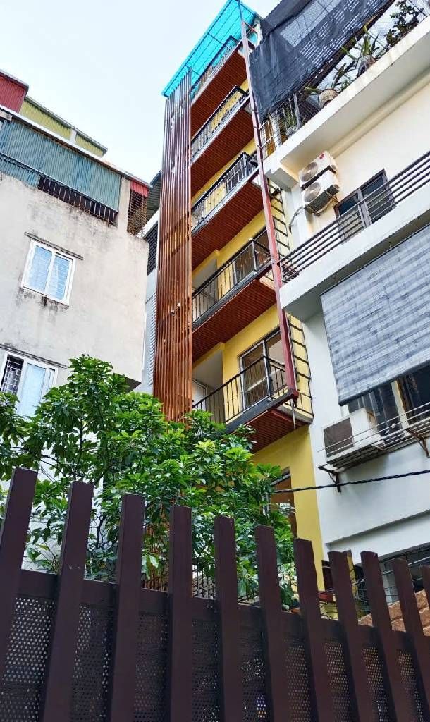 Bán nhà Pháo Đài Láng - diện tích 80m2 7 tầng - 2 mặt thoáng - giá 25,8 tỷ