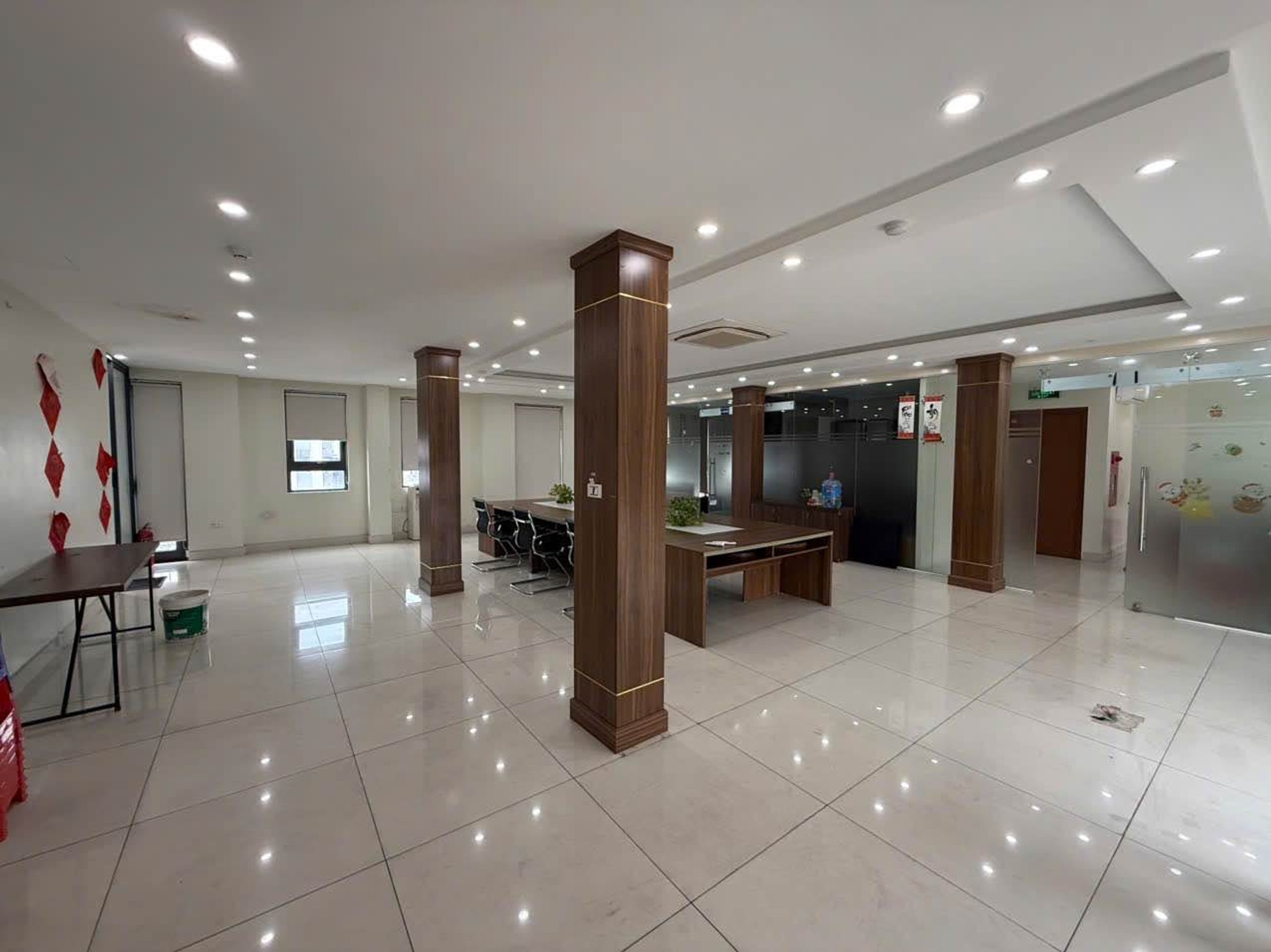 Bán nhà Ngõ 4 ô tô tránh - diện tích 225m2 5 tầng - Mặt phố lớn, vỉa hè rộng - giá 102 tỷ