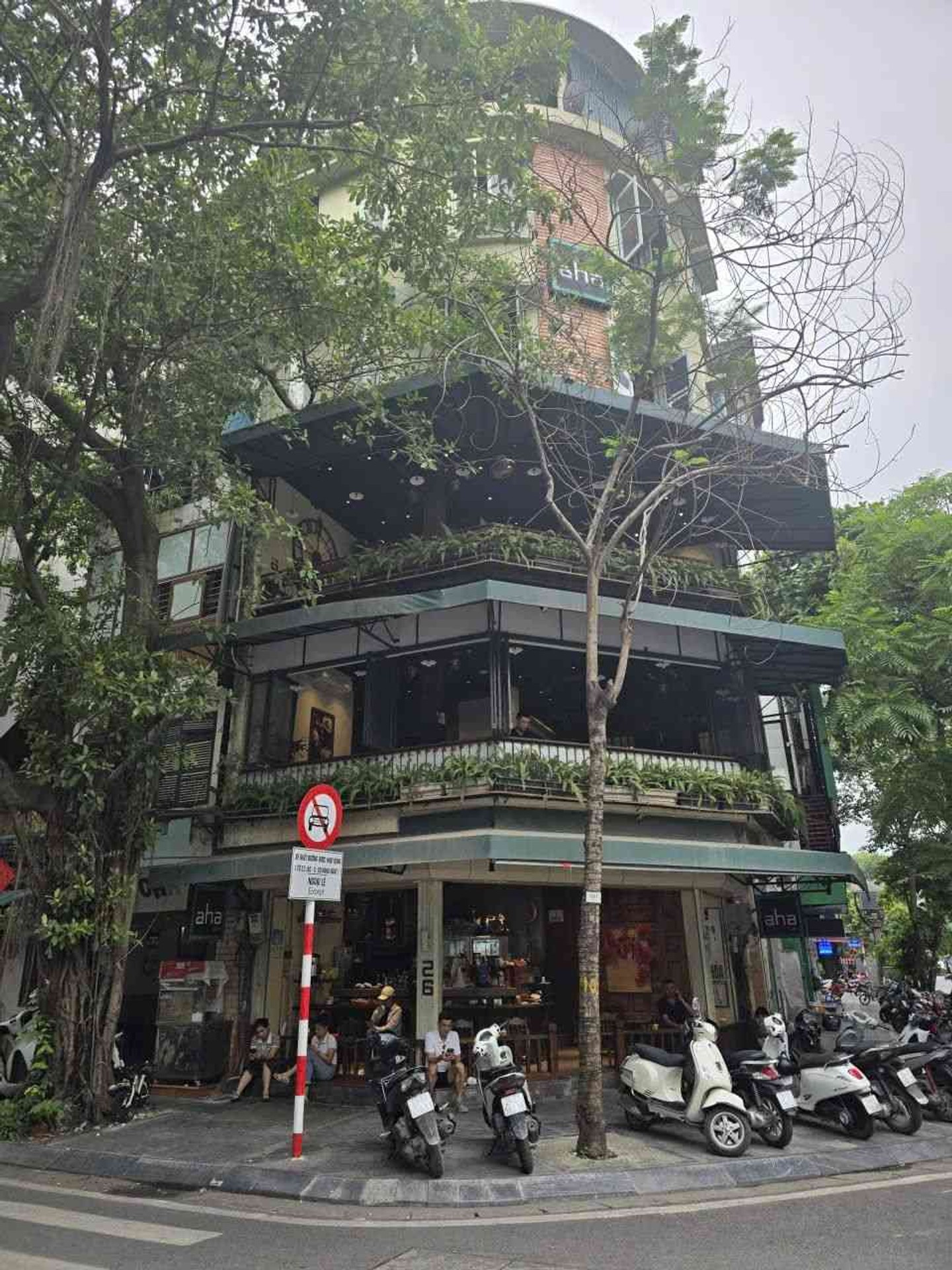Bán nhà Triệu Việt Vương - diện tích 42m2 6 tầng - Lô góc 2 mặt phố - giá 42 tỷ