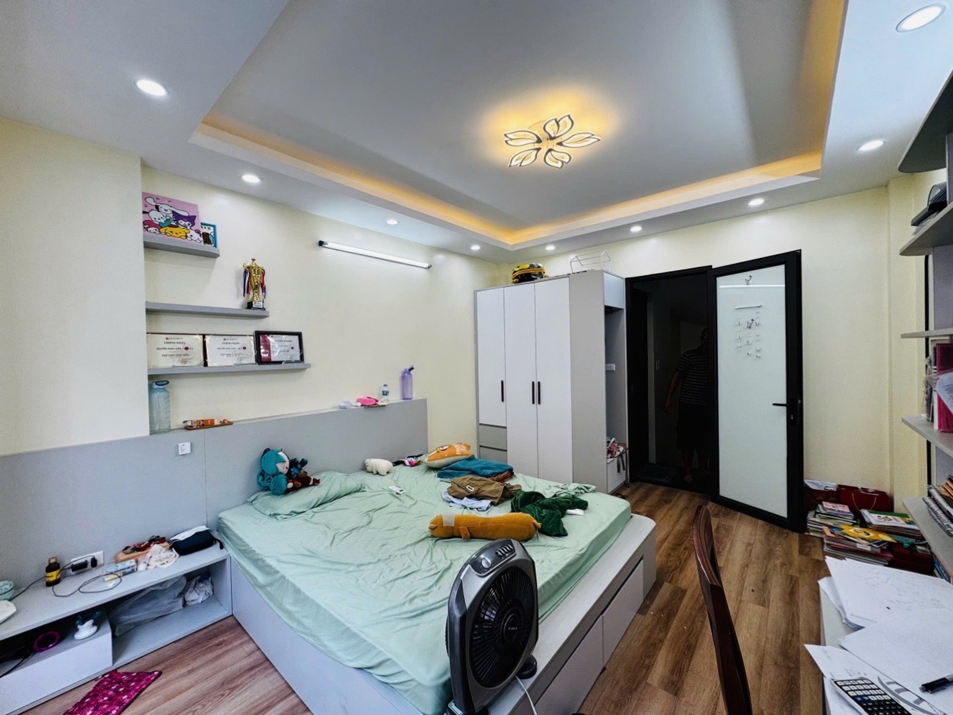 Bán nhà Lĩnh Nam - diện tích 32m2 5 tầng - Lô góc - giá 7,9 tỷ