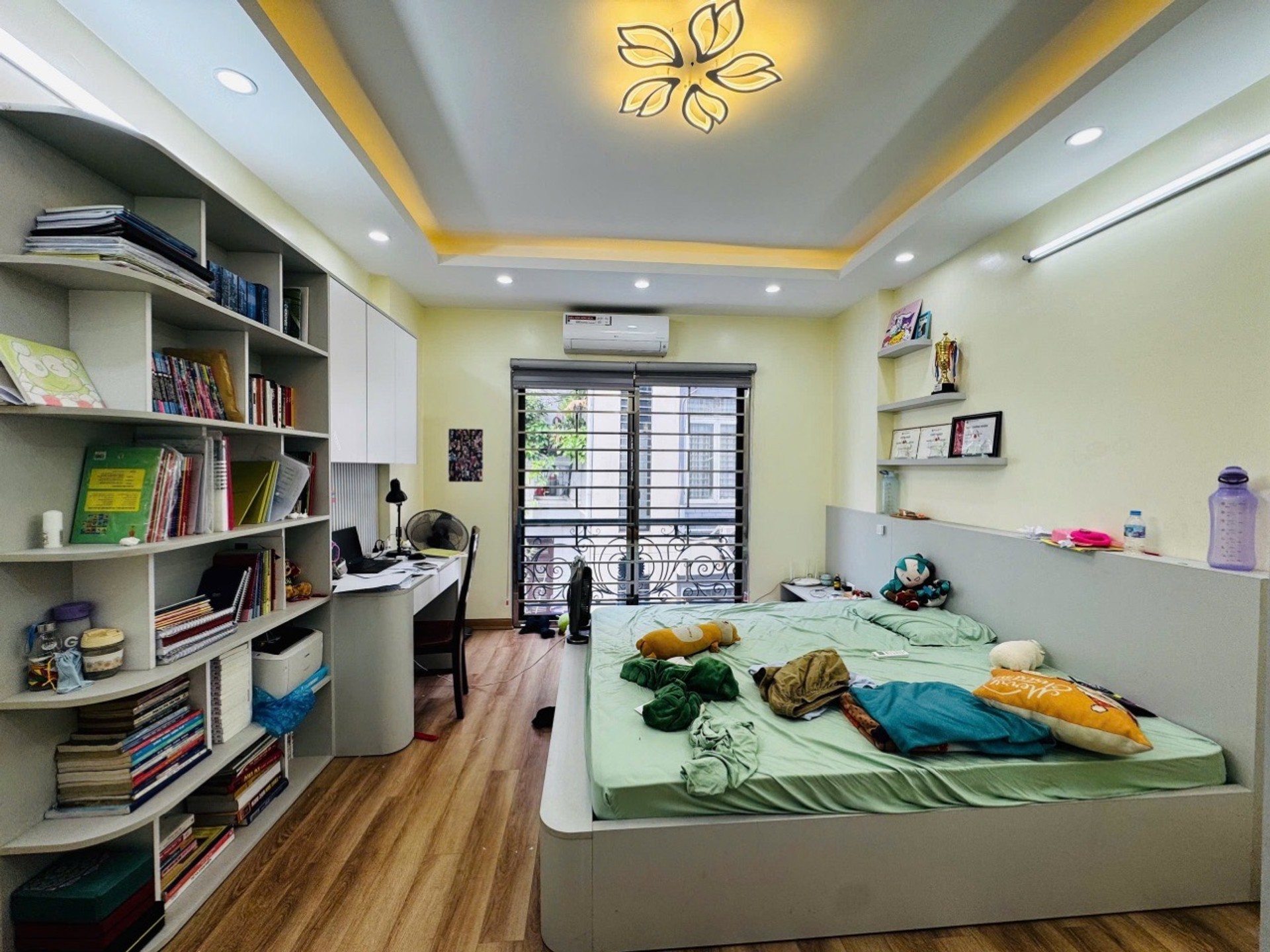 Bán nhà Lĩnh Nam - diện tích 32m2 5 tầng - Lô góc - giá 7,9 tỷ