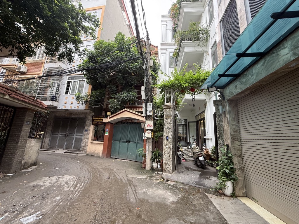 Bán nhà Giáp Nhất - diện tích 140m2 6 tầng - Ô TÔ ĐỖ CỬA - giá 39,2 tỷ