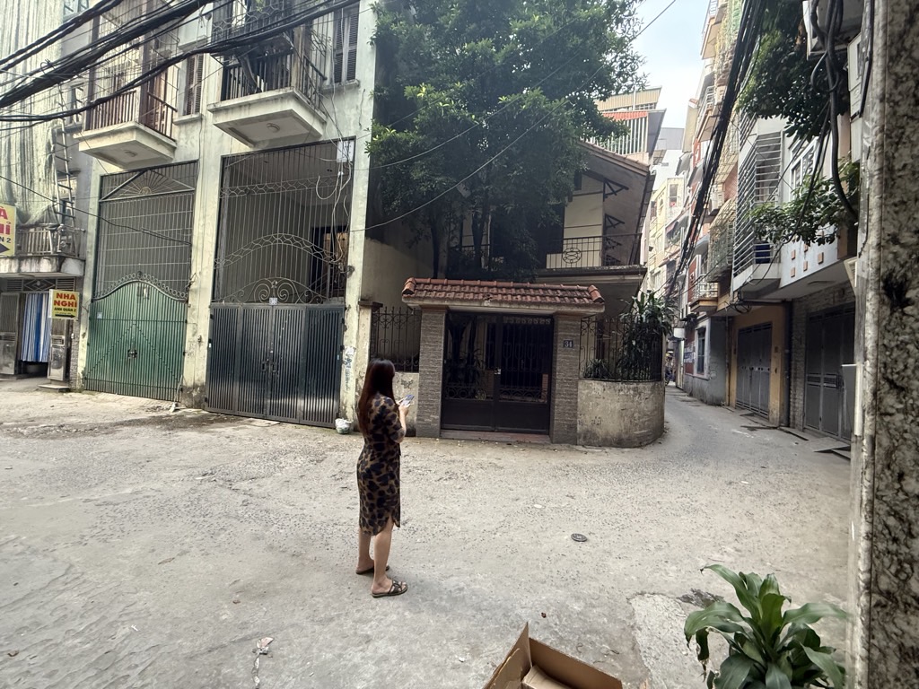 Bán nhà Giáp Nhất - diện tích 140m2 6 tầng - Ô TÔ ĐỖ CỬA - giá 39,2 tỷ