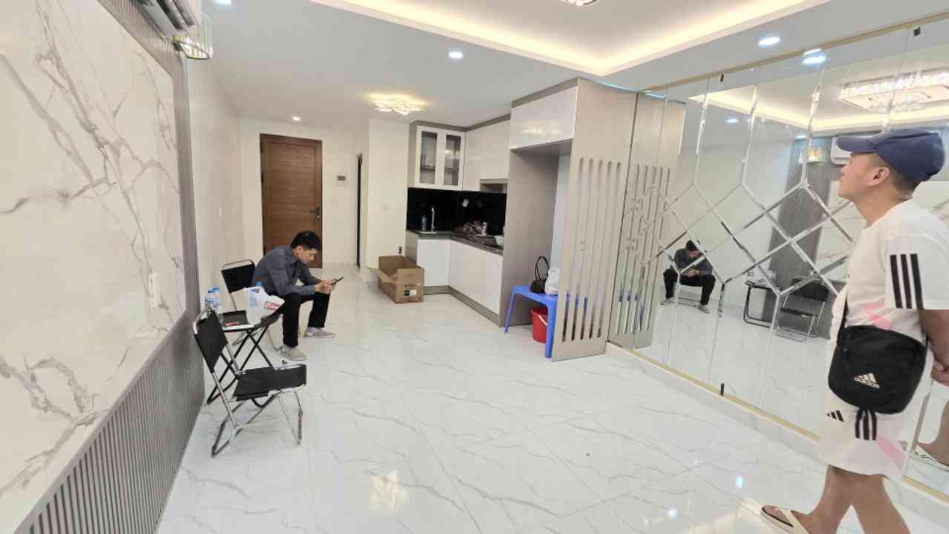Bán nhà Lê Thanh Nghị - diện tích 24m2 5 tầng - Nhà đẹp hiếm có - giá 4,88 tỷ