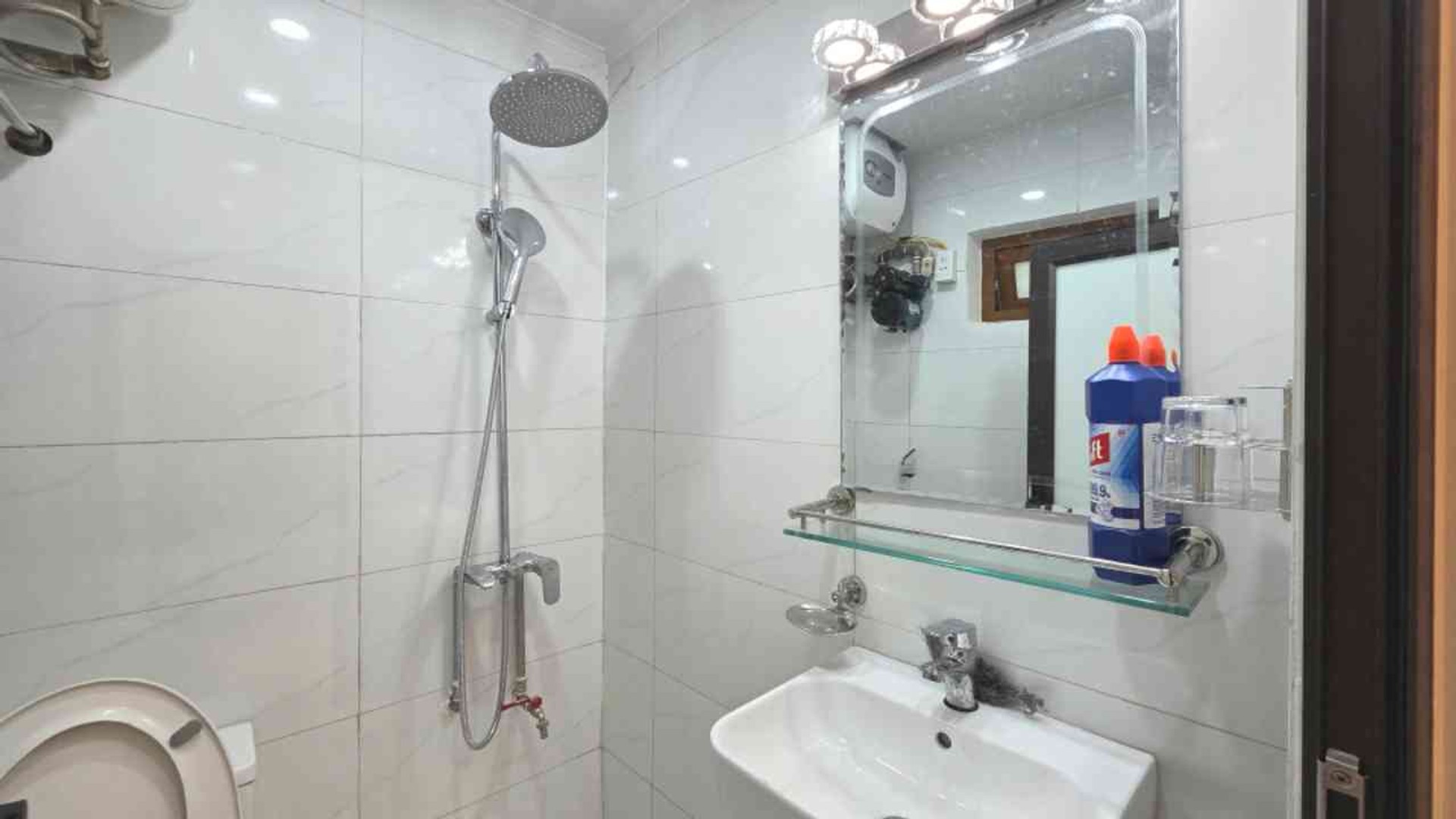 Bán nhà Lê Thanh Nghị - diện tích 24m2 5 tầng - Nhà đẹp hiếm có - giá 4,88 tỷ