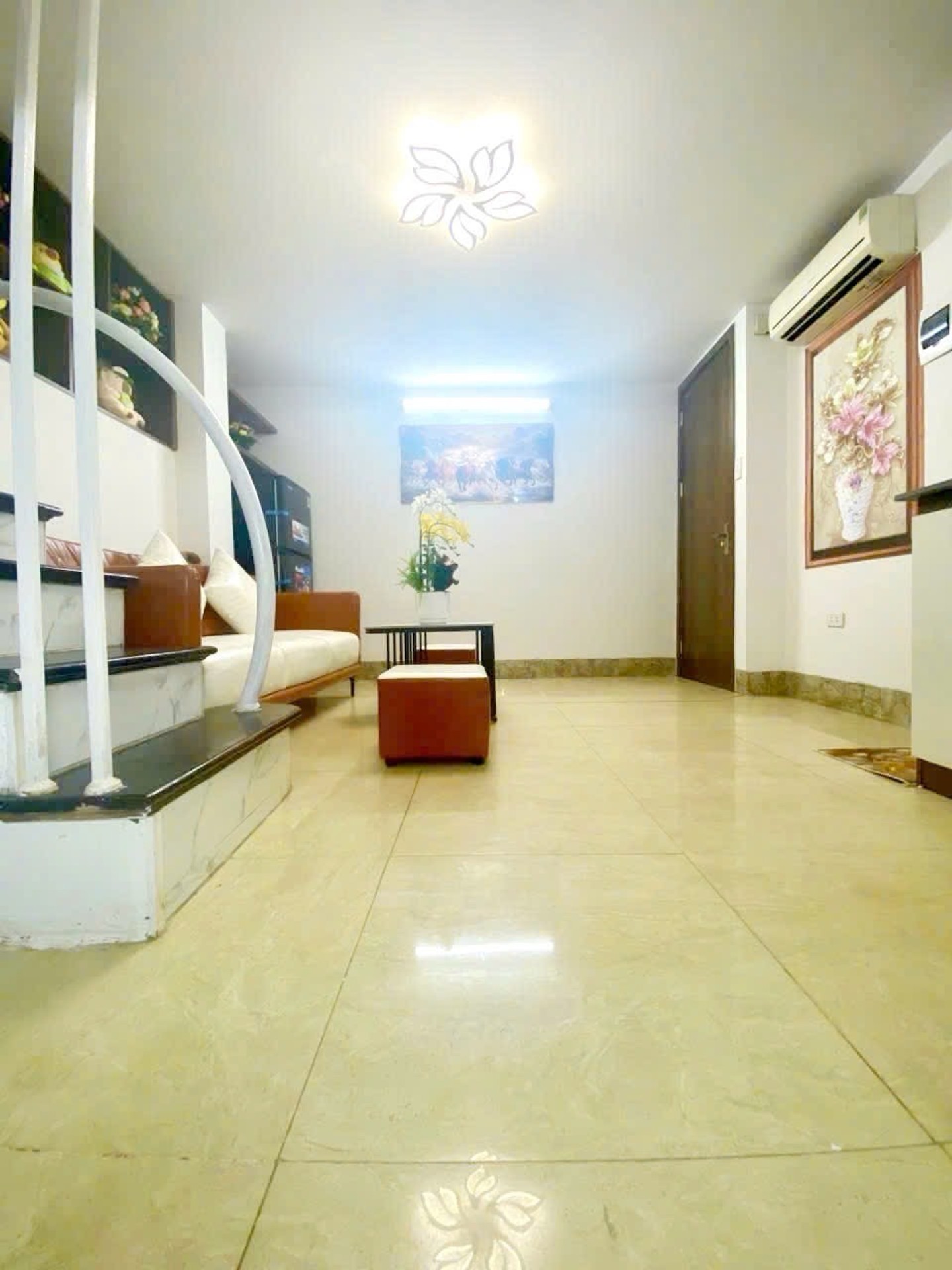 Bán nhà Vân Hồ 3 - diện tích 50m2 2 tầng - Căn hộ chung cư mini - giá 2,1 tỷ
