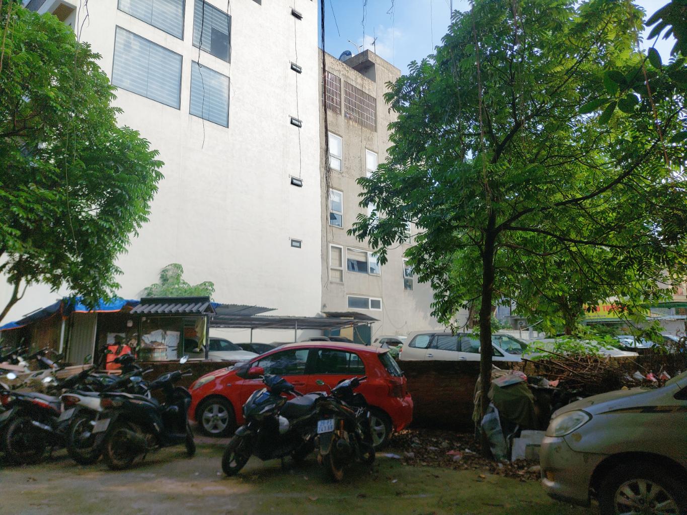 Bán nhà Nguyễn Trãi - diện tích 212m2 1 tầng - Lô góc 2 mặt tiền - giá 6,3 tỷ