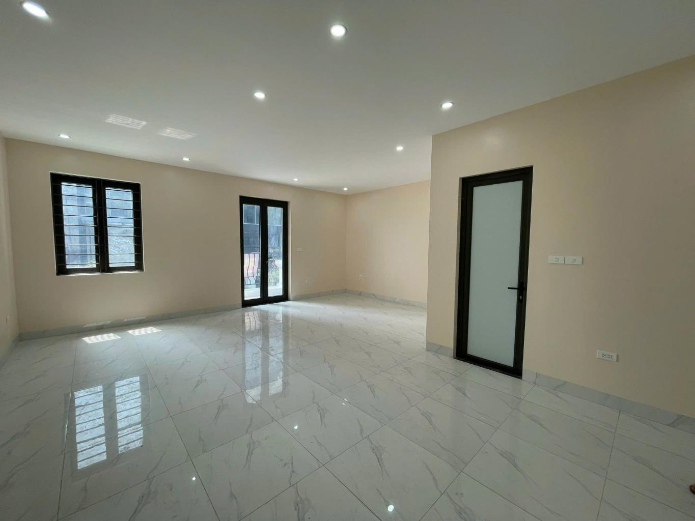 Bán nhà Ngọc Hồi - diện tích 124m2 4 tầng - Liền kề Rose Tower - giá 35 tỷ