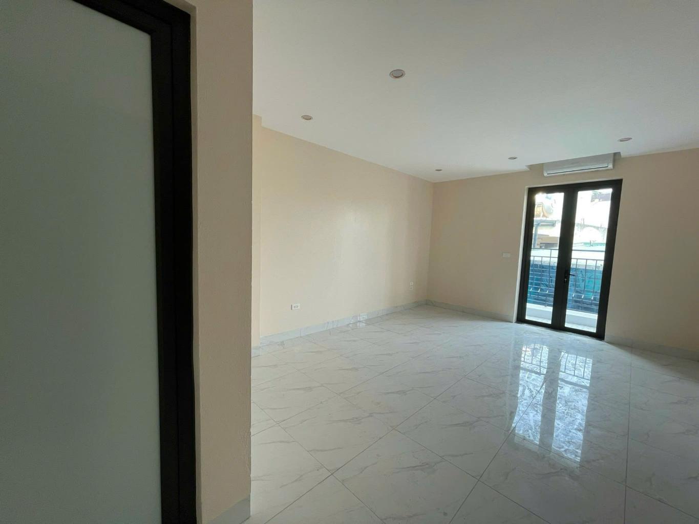 Bán nhà Ngọc Hồi - diện tích 124m2 4 tầng - Liền kề Rose Tower - giá 35 tỷ