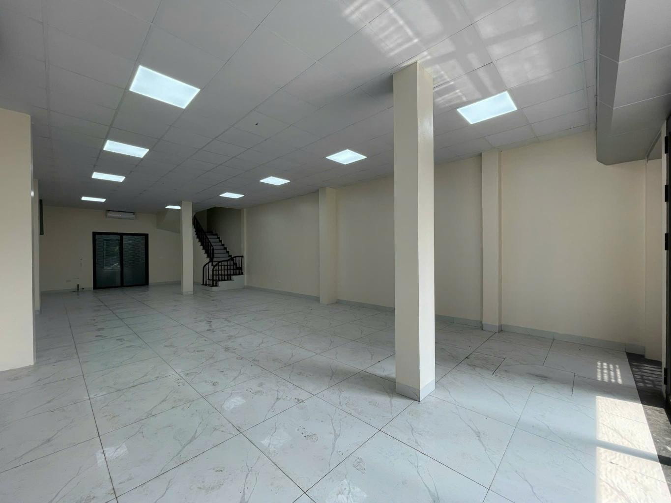 Bán nhà Ngọc Hồi - diện tích 124m2 4 tầng - Liền kề Rose Tower - giá 35 tỷ