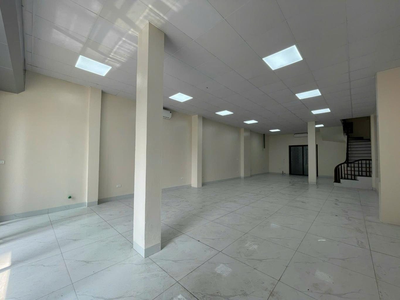 Bán nhà Ngọc Hồi - diện tích 124m2 4 tầng - Liền kề Rose Tower - giá 35 tỷ