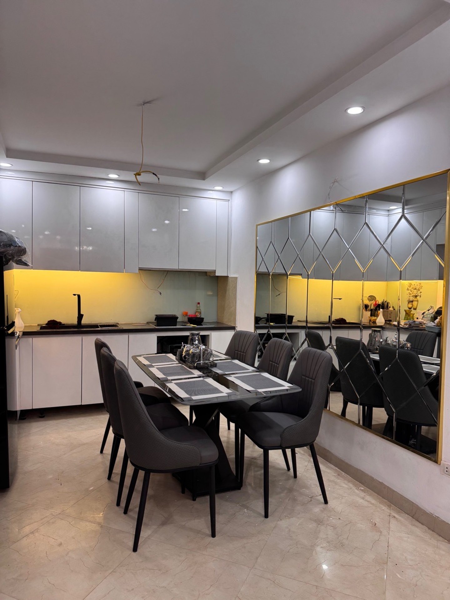 Bán nhà Tân Mai - diện tích 36m2 3 tầng - Ô TÔ NHỎ ĐỖ CỬA - giá 6,5 tỷ