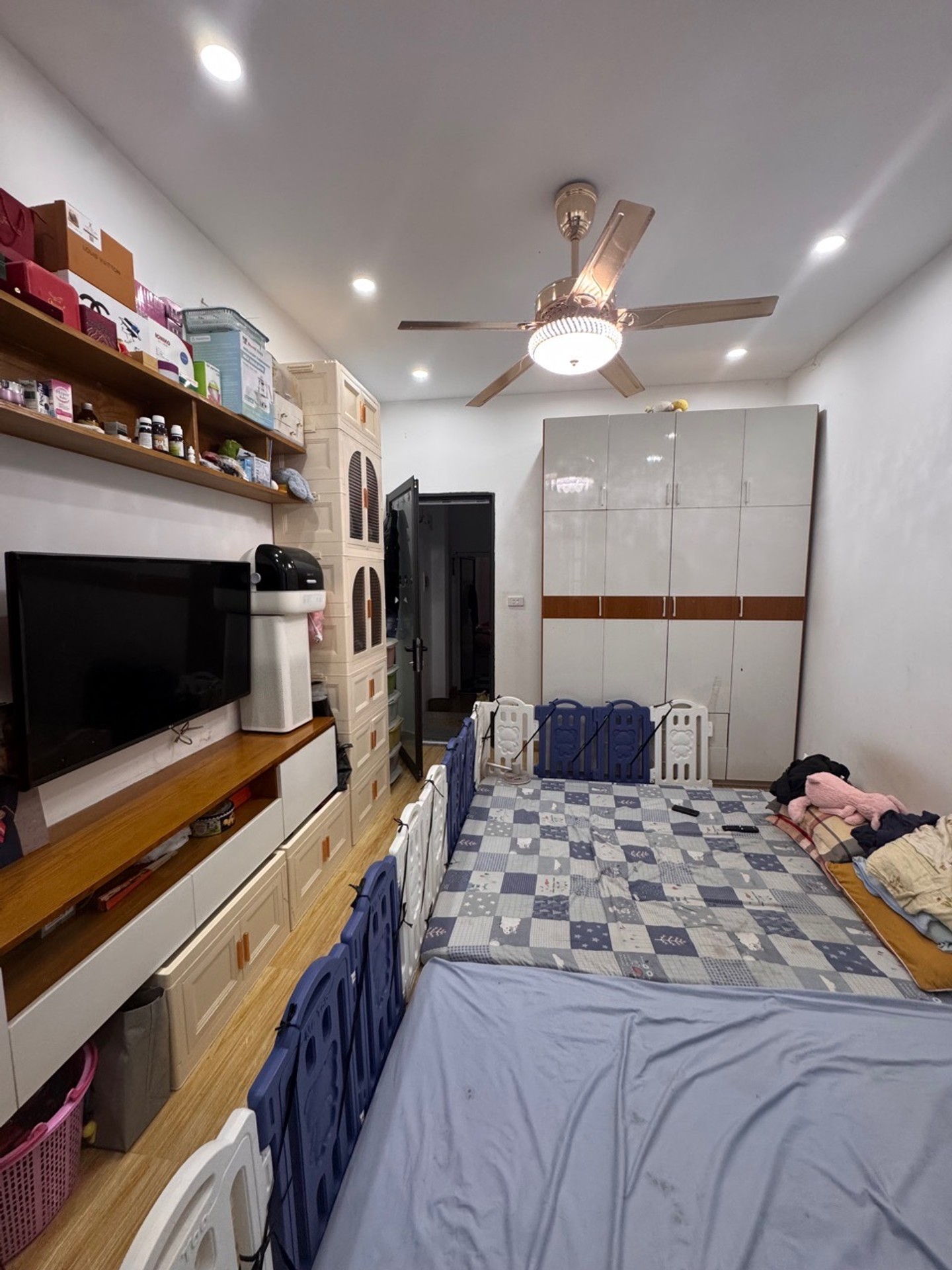 Bán nhà Tân Mai - diện tích 36m2 3 tầng - Ô TÔ NHỎ ĐỖ CỬA - giá 6,5 tỷ