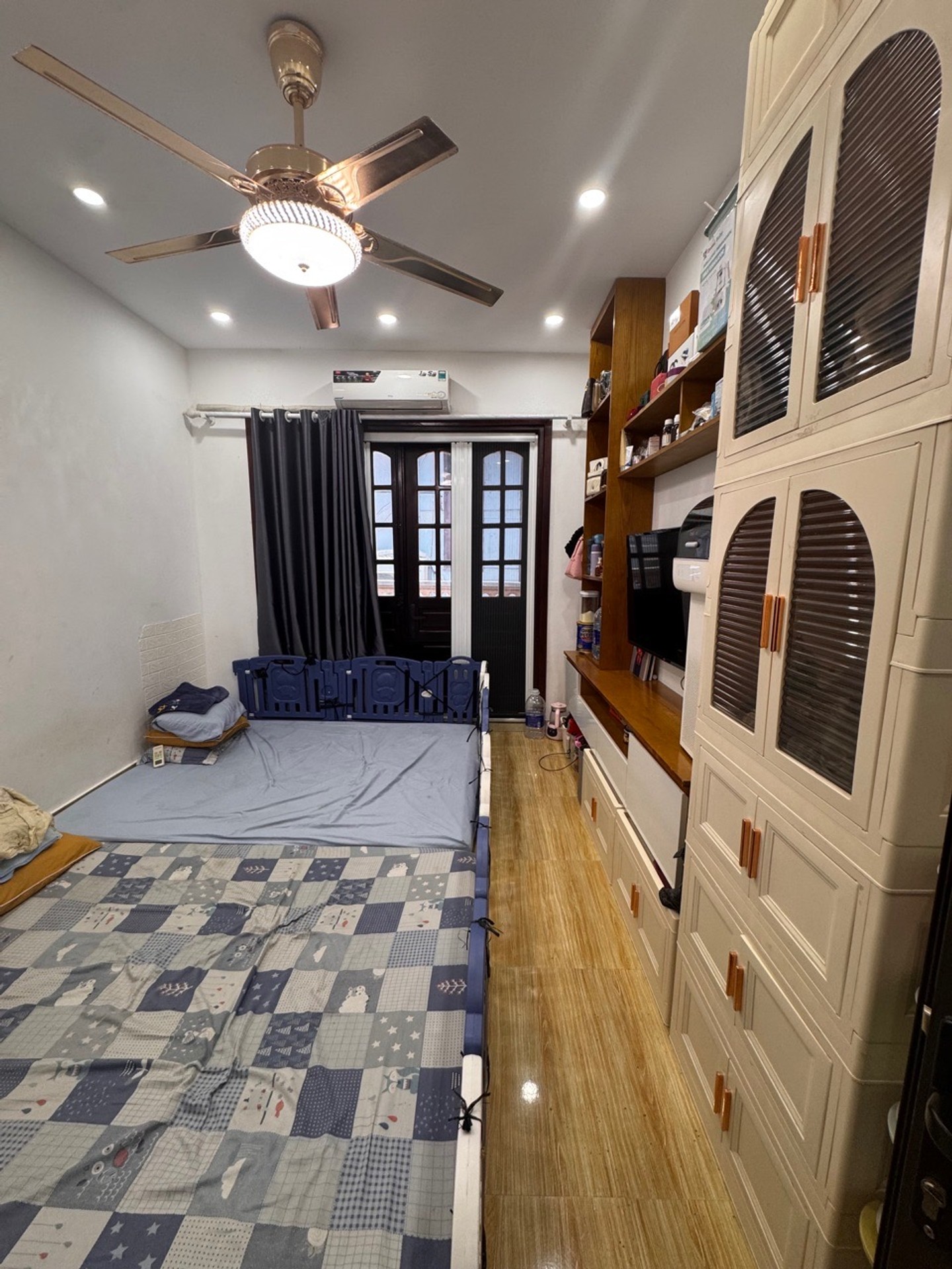 Bán nhà Tân Mai - diện tích 36m2 3 tầng - Ô TÔ NHỎ ĐỖ CỬA - giá 6,5 tỷ
