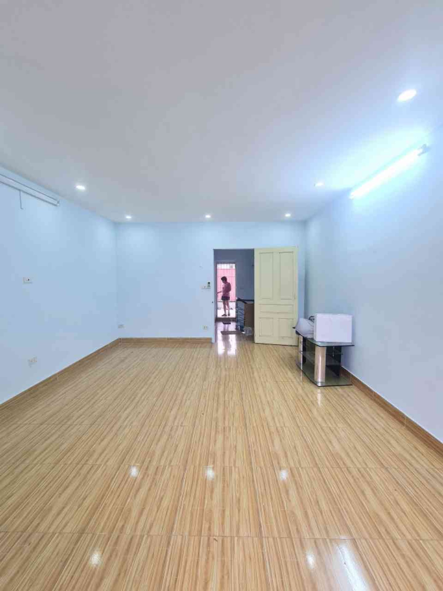 Bán nhà Mai Động - diện tích 38m2 2 tầng - Ngõ thông, gần ô tô - giá 5,15 tỷ