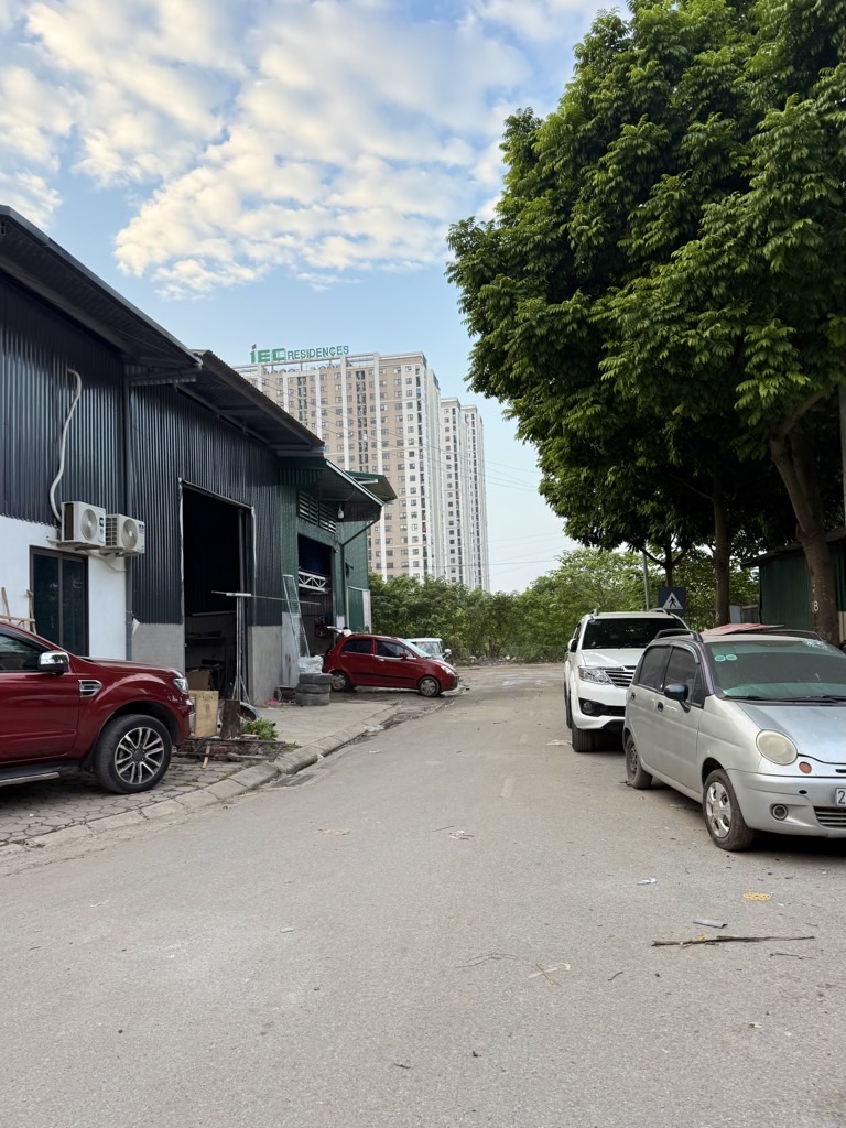 Bán nhà Tứ Hiệp - diện tích 87.9m2 1 tầng - Ô TÔ TRÁNH - giá 26,5 tỷ