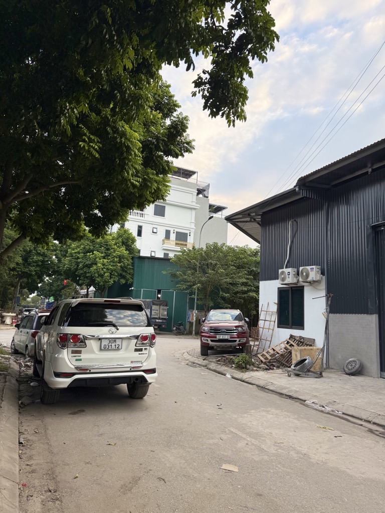 Bán nhà Tứ Hiệp - diện tích 87.9m2 1 tầng - Ô TÔ TRÁNH - giá 26,5 tỷ