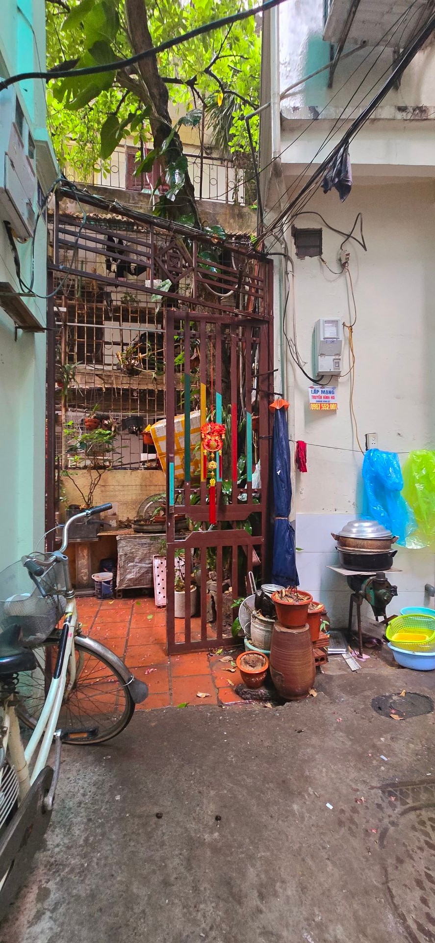 Bán nhà Mạc Thị Bưởi - diện tích 70m2 2 tầng - Ngõ ba gác tránh xe máy - giá 15 tỷ