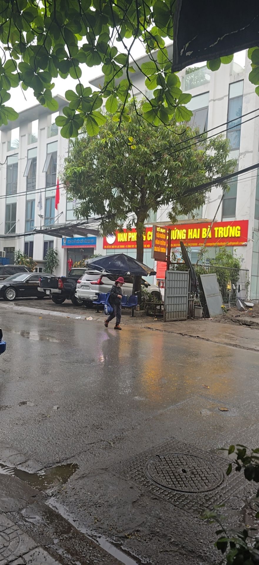 Bán nhà Mạc Thị Bưởi - diện tích 70m2 2 tầng - Ngõ ba gác tránh xe máy - giá 15 tỷ