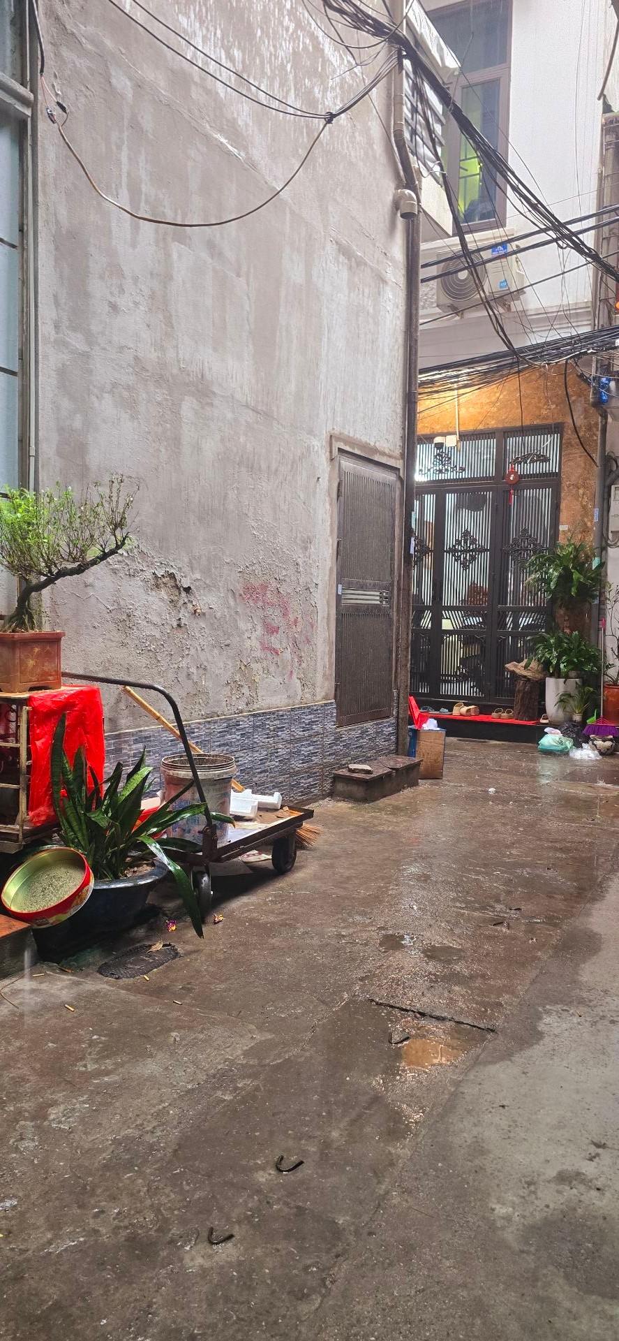 Bán nhà Mạc Thị Bưởi - diện tích 70m2 2 tầng - Ngõ ba gác tránh xe máy - giá 15 tỷ