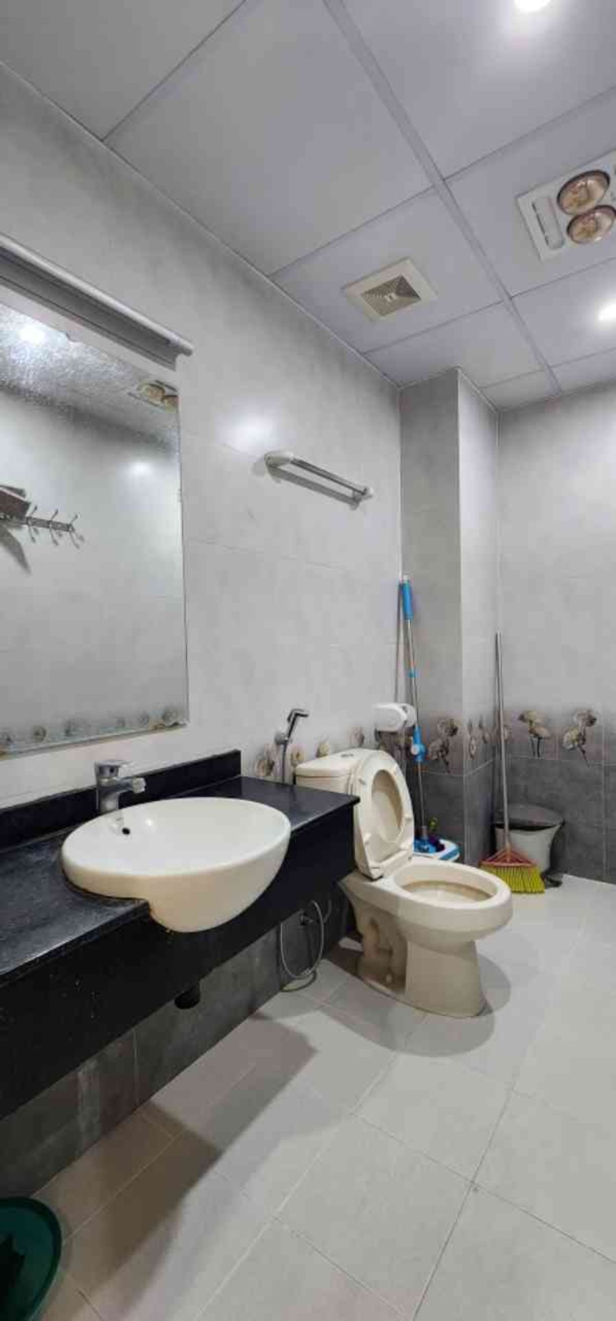 Bán nhà Định Công - diện tích 66m2 5 tầng - Ô TÔ TRÁNH - giá 35 tỷ