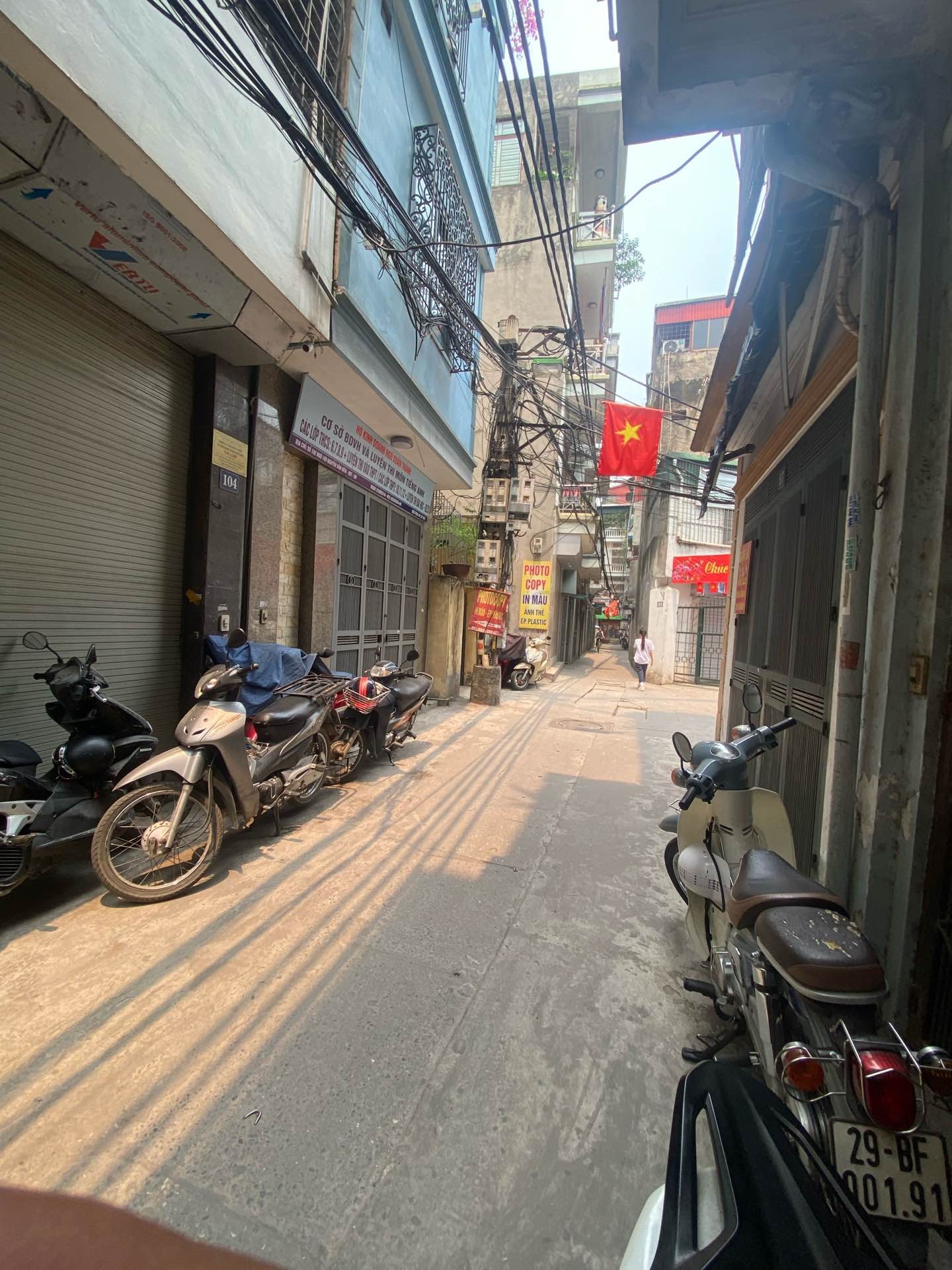 Bán nhà Nguyễn Văn Viên - diện tích 33m2 3 tầng - Ô tô qua nhà - giá 13,7 tỷ