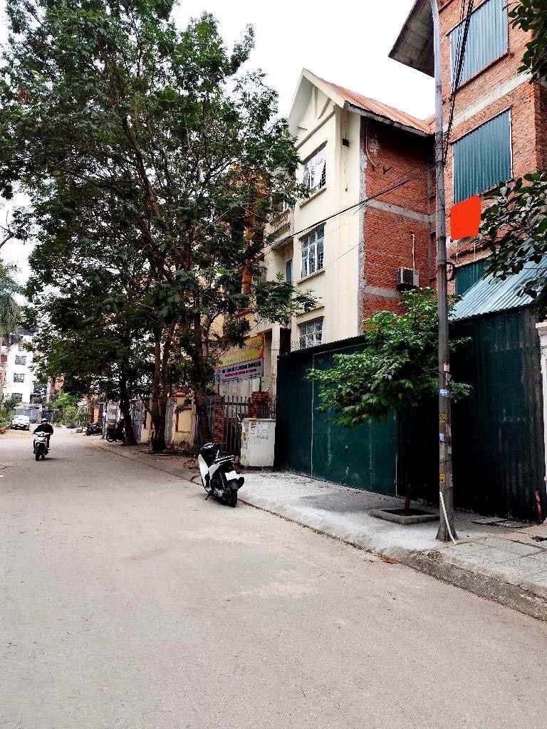 Bán nhà Ngõ 2 ô tô tránh Cầu Bươu - diện tích 126.2m2 5 tầng - Chỉ có 1 mặt tiền - giá 28,5 tỷ