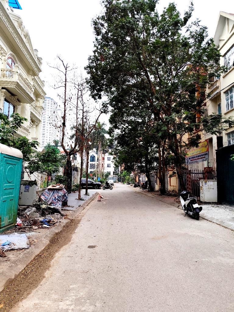 Bán nhà Ngõ 2 ô tô tránh Cầu Bươu - diện tích 126.2m2 5 tầng - Chỉ có 1 mặt tiền - giá 28,5 tỷ