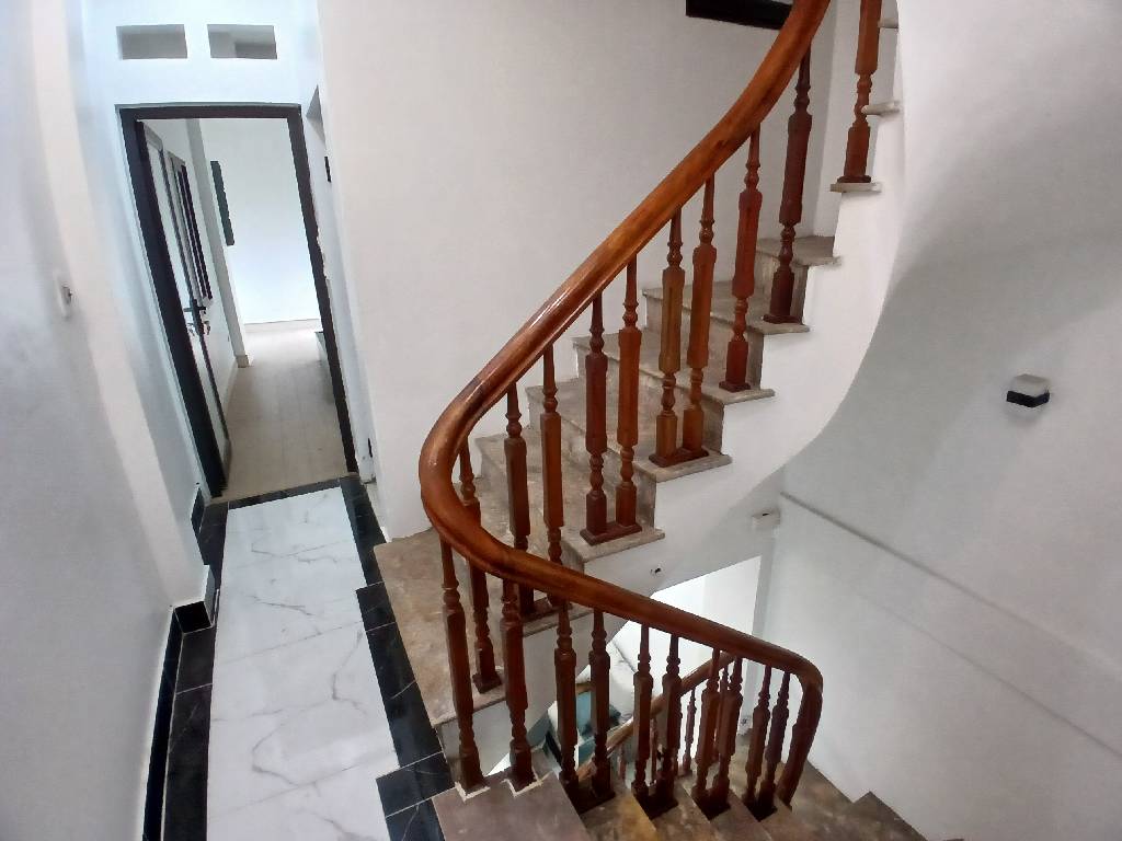 Bán nhà Nguyễn Khoái - diện tích 36m2 4 tầng - Ô TÔ ĐỖ CỬA - giá 5,6 tỷ