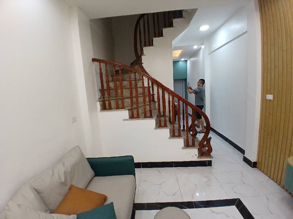 Bán nhà Nguyễn Khoái - diện tích 36m2 4 tầng - Ô TÔ ĐỖ CỬA - giá 5,6 tỷ