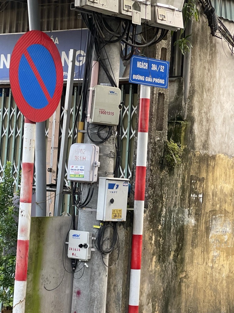 Bán nhà Giải Phóng - diện tích 196m2 1 tầng - Mặt tiền rộng, ô tô - giá 15,8 tỷ