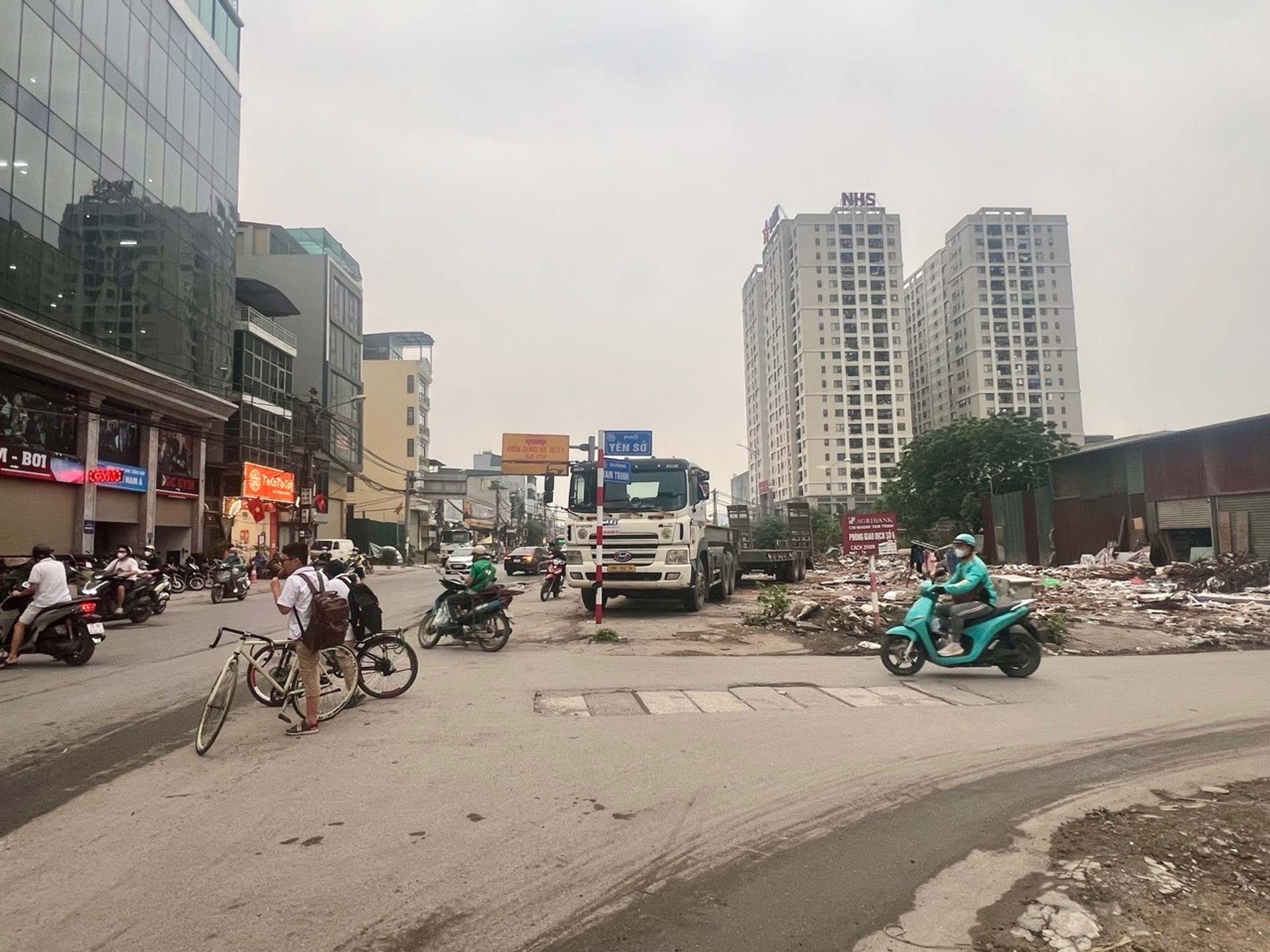 Bán nhà Yên Sở - diện tích 91m2 3 tầng - Mặt phố, vỉa hè, ô tô tránh, kinh doanh - giá 14,5 tỷ