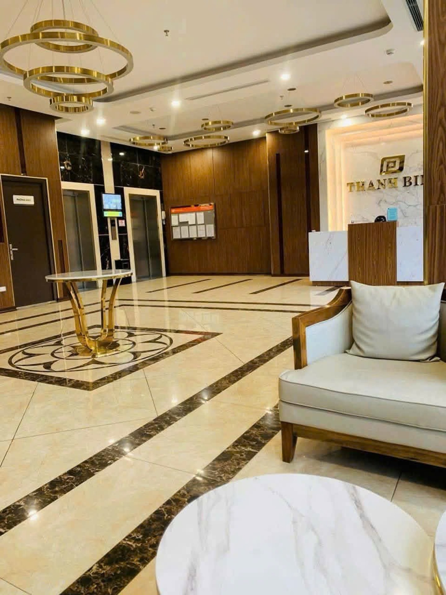 Bán nhà Nguyễn Cảnh Dị - diện tích 50m2 18 tầng - Lô góc - giá 5,85 tỷ