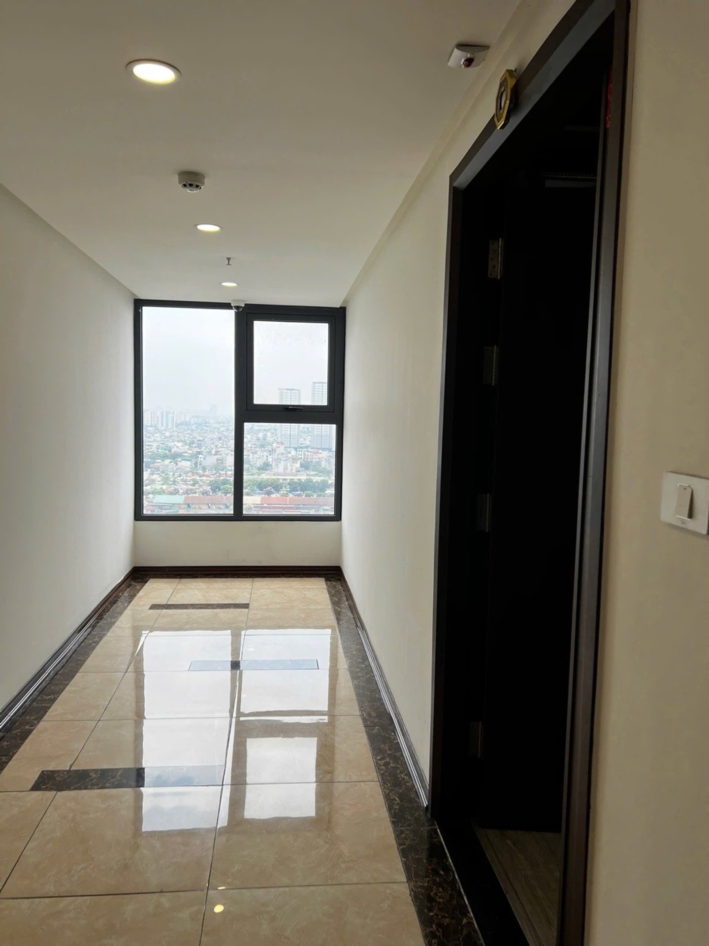 Bán nhà Nguyễn Cảnh Dị - diện tích 50m2 18 tầng - Lô góc - giá 5,85 tỷ