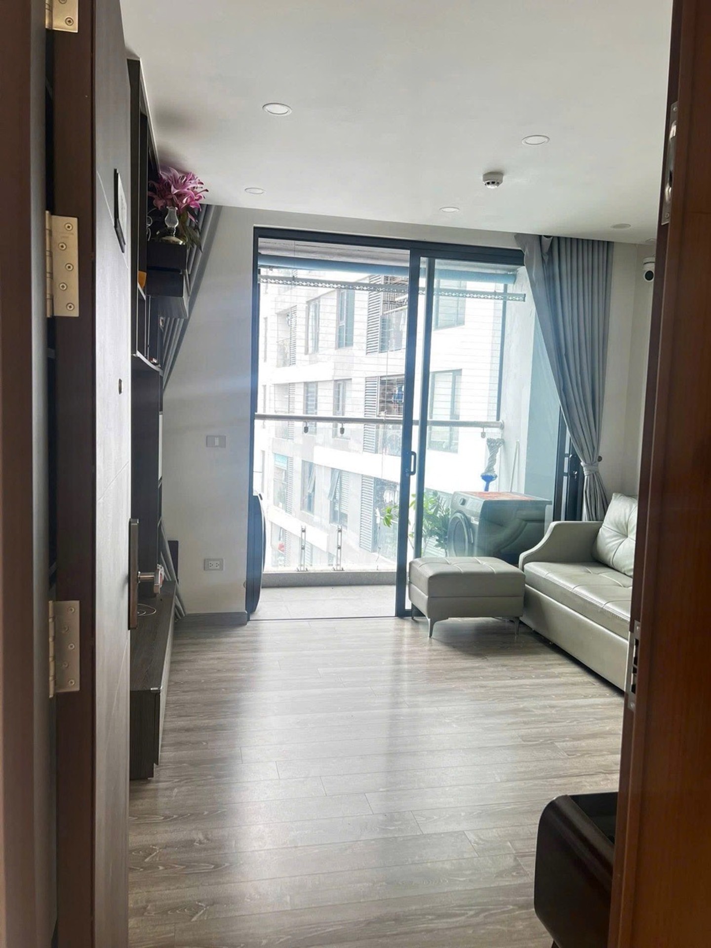 Bán nhà Nguyễn Cảnh Dị - diện tích 50m2 18 tầng - Lô góc - giá 5,85 tỷ