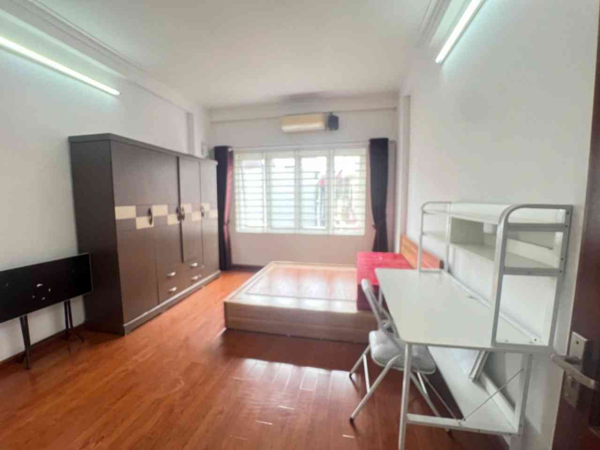 Bán nhà Giáp Nhị - diện tích 30m2 5 tầng - Ngõ ô tô - giá 8,5 tỷ