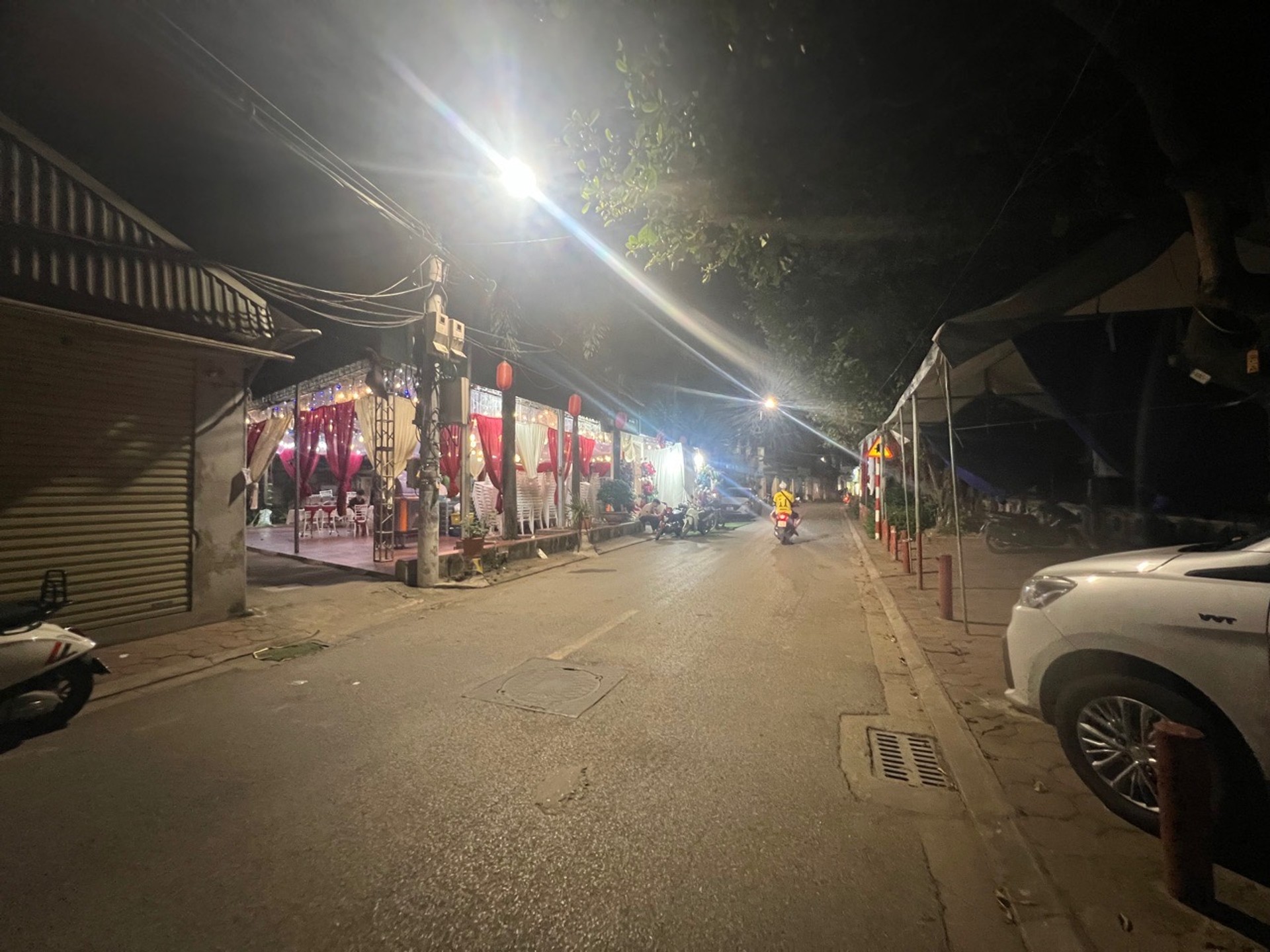 Bán nhà Yên Duyên - diện tích 66m2 7 tầng - Ô tô tránh - giá 18,5 tỷ