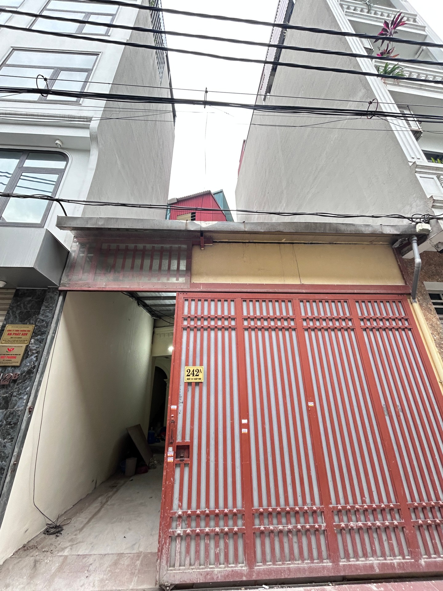 Bán nhà Giáp Nhị - diện tích 74m2 3 tầng - Ngõ to ô tô vào đất - giá 14,6 tỷ