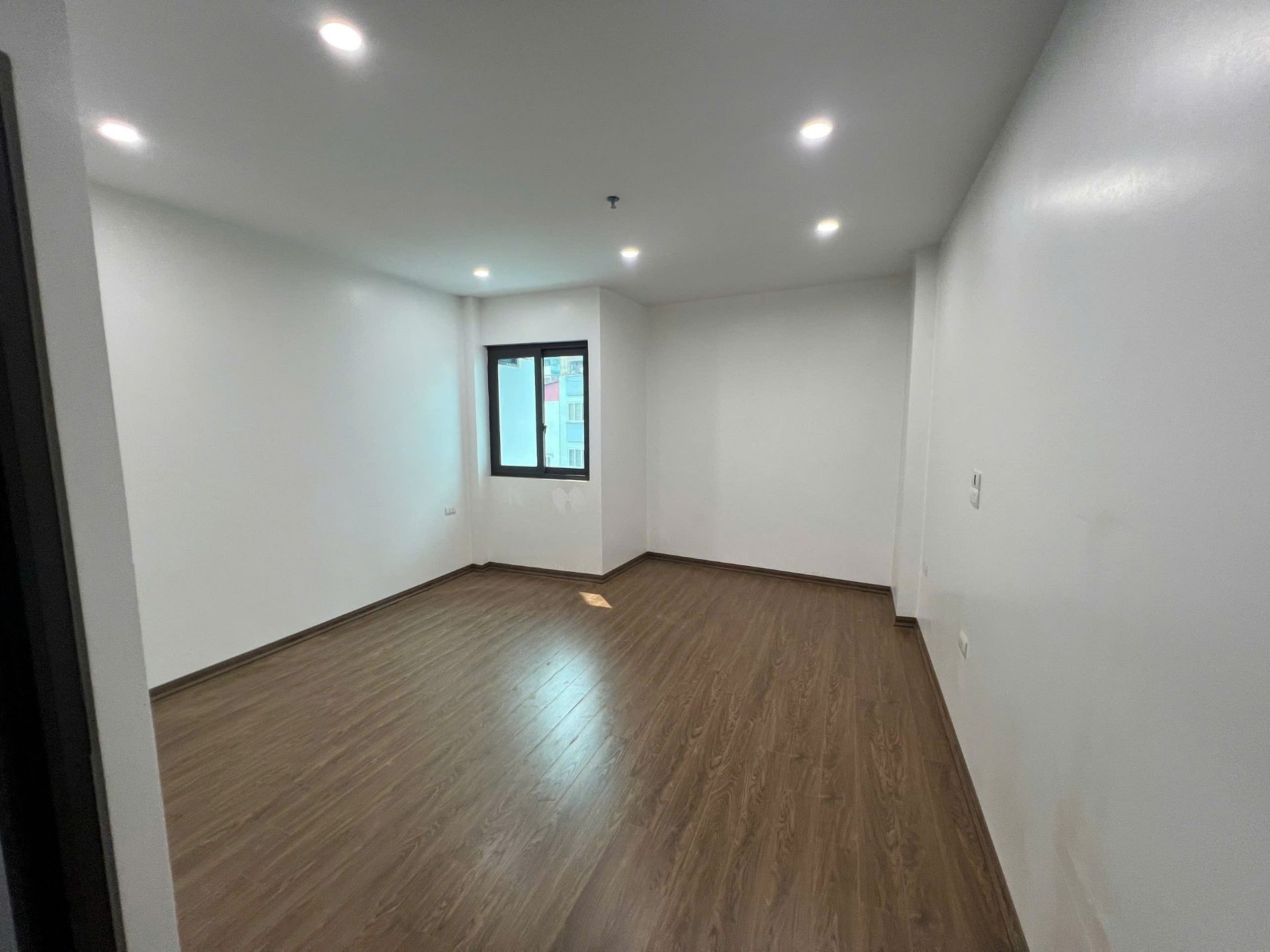 Bán nhà Nguyễn Chính - diện tích 65m2 6 tầng - Ô tô nhỏ đỗ cửa - giá 15,9 tỷ
