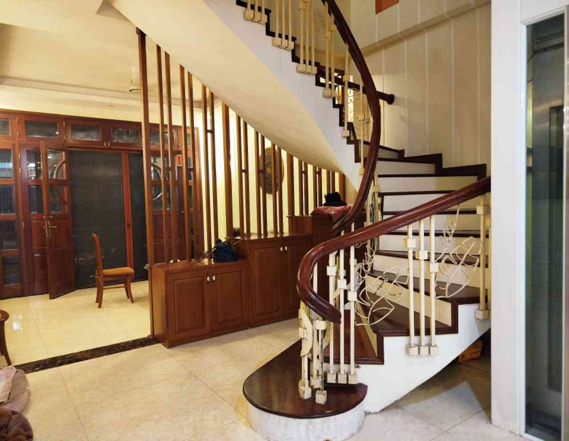Bán nhà Định Công - diện tích 76m2 5 tầng - Ô tô tránh - giá 34,5 tỷ